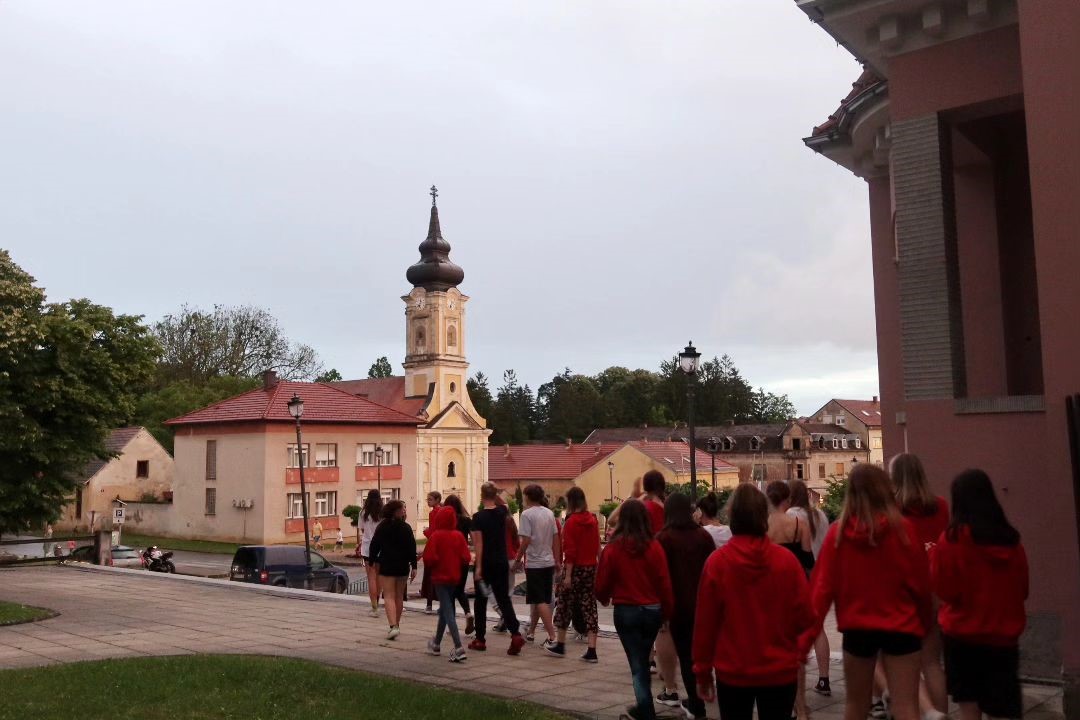 15 Jiřičky v Daruvaru