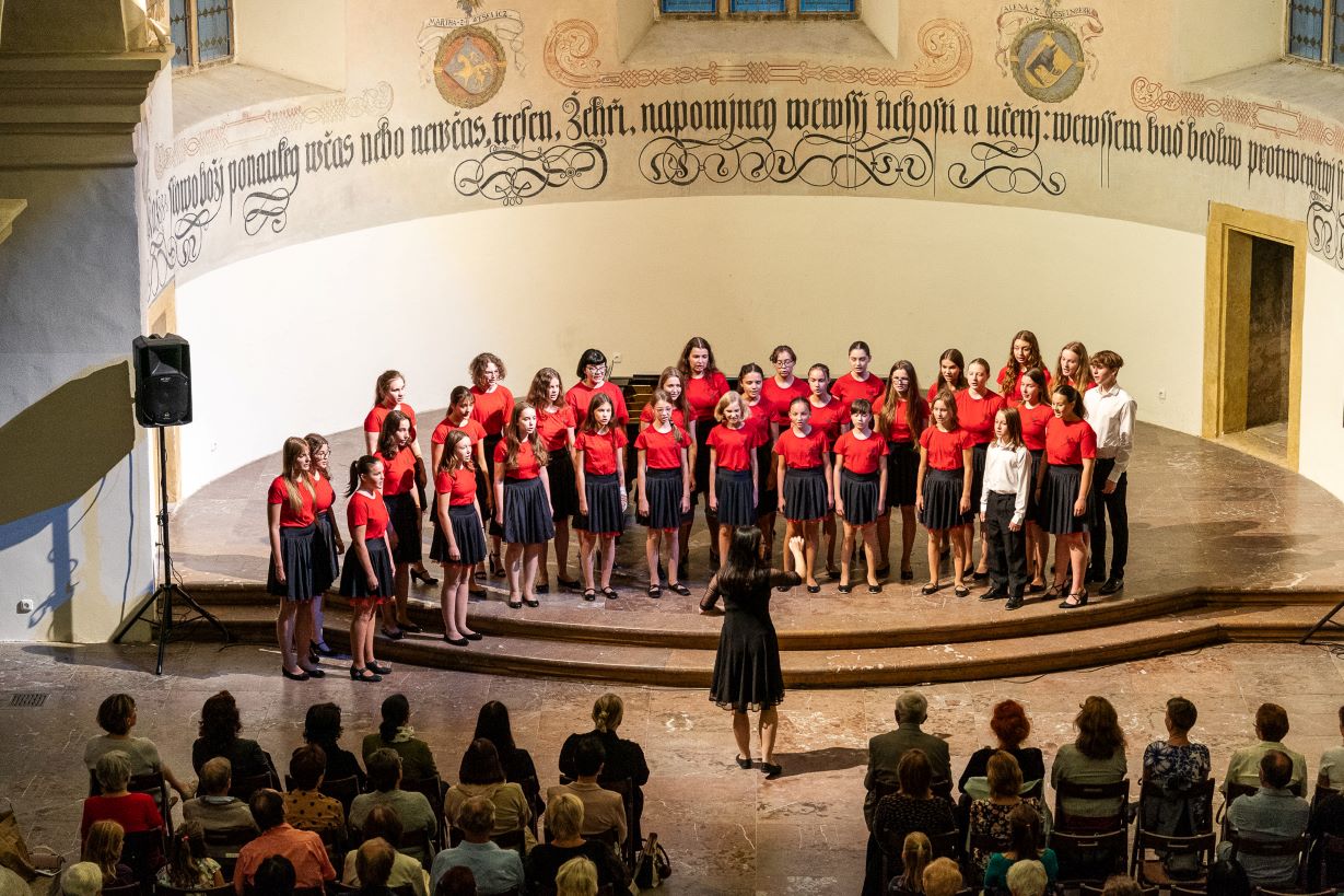 230920 Od folkloru k opeře_07