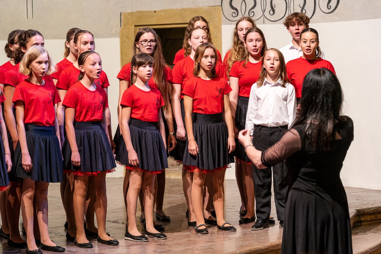 230920 Od folkloru k opeře_02